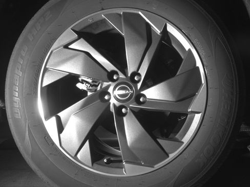 Used 2025 Nissan Rogue SV image 15