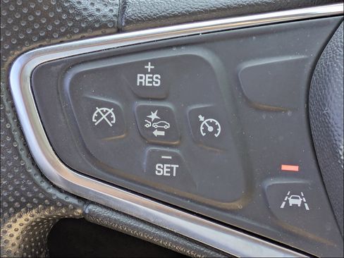 Used 2024 Chevrolet Malibu LT FWD image 25