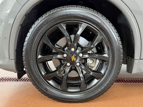 Used 2019 Dodge Durango R/T w/ Technology Group AWD/4WD image 8
