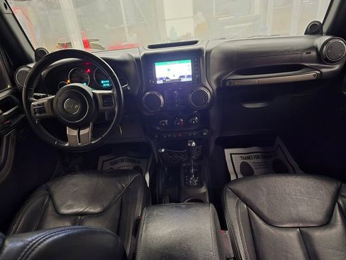 Used 2013 Jeep Wrangler Moab image 40