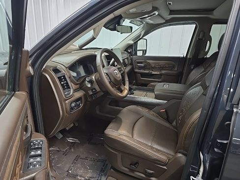 Used 2025 RAM 2500 Limited AWD/4WD image 27