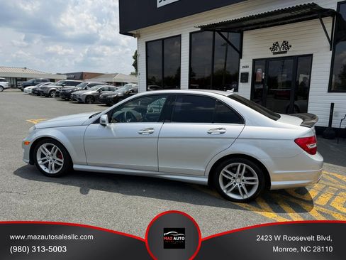 Used 2012 Mercedes-Benz C 300 4MATIC Sedan w/ Premium 1 Pkg image 6