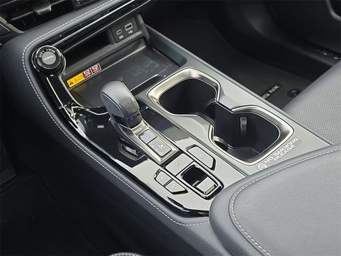 Used 2025 Lexus NX 350h AWD w/ Premium Package image 25