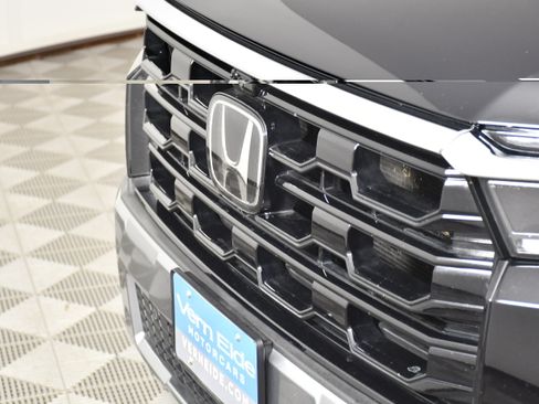 Certified 2026 Honda Pilot image 11