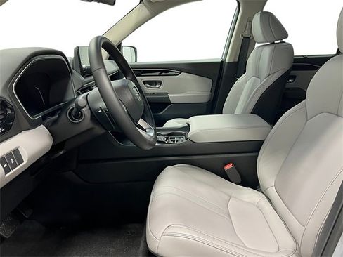 New 2025 Honda Pilot EX-L image 13