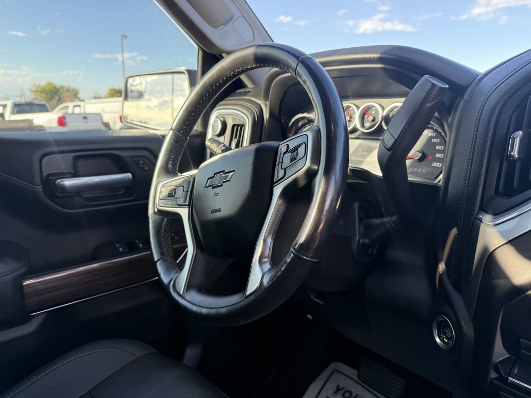 Used 2021 Chevrolet Silverado 1500 LT Trail Boss w/ Convenience Package II AWD/4WD image 17