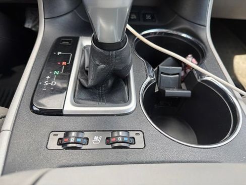 Used 2015 Toyota Highlander Limited Platinum AWD/4WD image 25