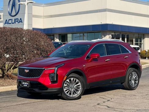 Used 2024 Cadillac XT4 Premium Luxury image 1