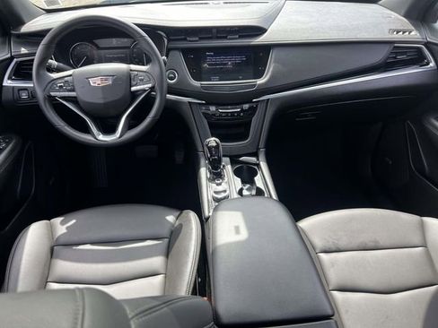 Used 2023 Cadillac XT6 Luxury image 13