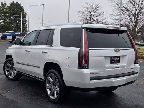 Used 2019 Cadillac Escalade Premium Luxury image 15