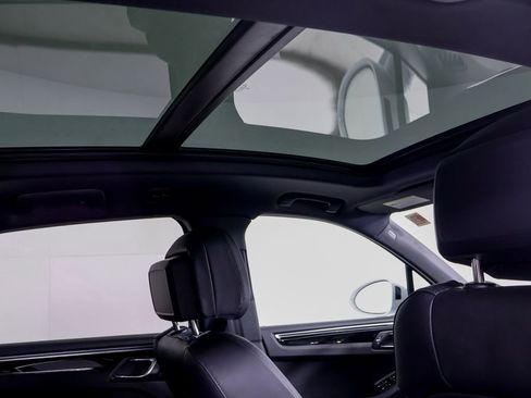 New 2026 Porsche Macan image 24