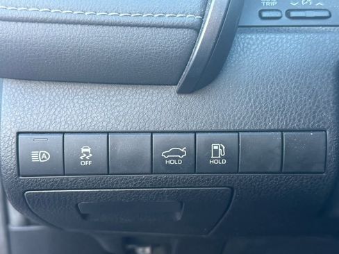 Used 2021 Toyota Camry SE image 10