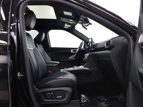 Used 2020 Ford Explorer ST w/ ST Street Pack image 11