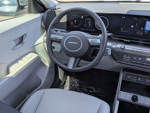 Used 2025 Hyundai Kona Limited AWD/4WD image 16