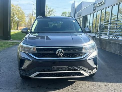 Used 2022 Volkswagen Taos SE AWD/4WD image 2