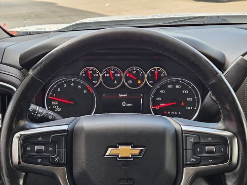Used 2021 Chevrolet Silverado 1500 LT w/ Z71 Off-Road Package AWD/4WD image 16