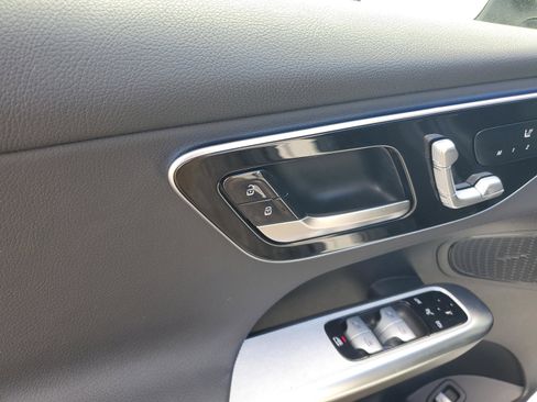 Certified 2025 Mercedes-Benz GLC 300 image 19