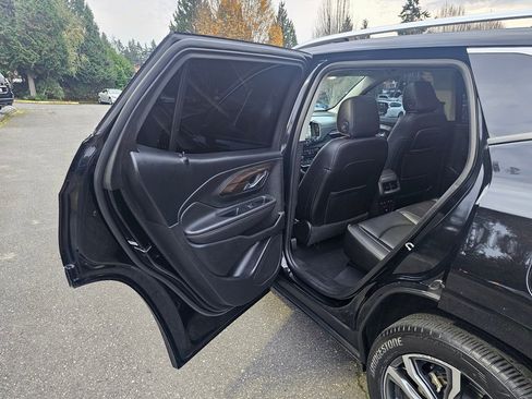 Used 2018 GMC Terrain Denali w/ Advanced Safety Package image 22