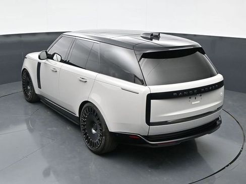 Used 2025 Land Rover Range Rover SV AWD/4WD image 32