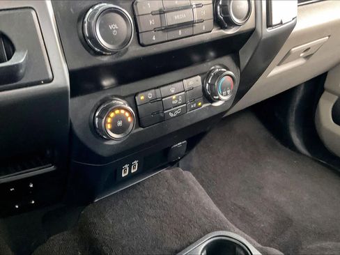 Used 2019 Ford F150 XLT image 32