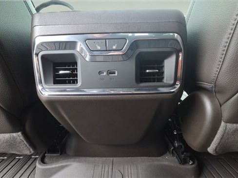 Used 2025 GMC Sierra 2500 Denali image 31