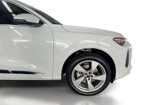 New 2025 Audi Q5 Premium Plus image 12
