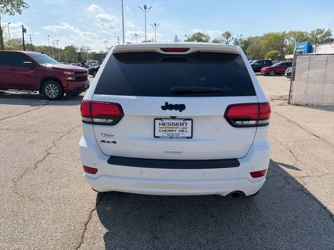 Used 2020 Jeep Grand Cherokee Altitude AWD/4WD image 7