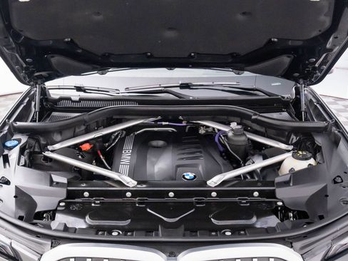 Used 2024 BMW X7 xDrive40i image 30