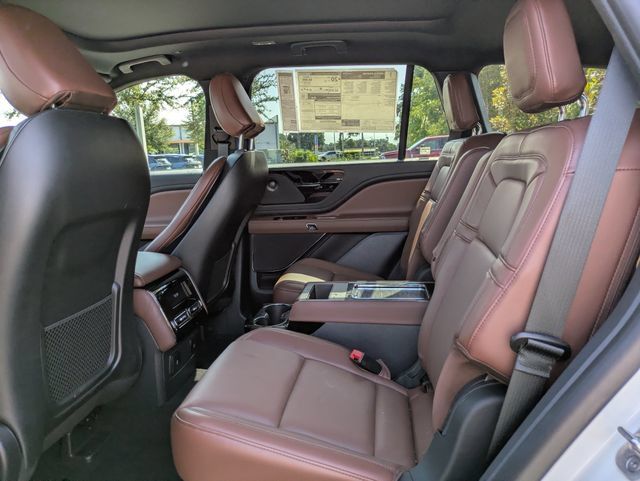 New 2026 Lincoln Aviator Reserve AWD/4WD image 13