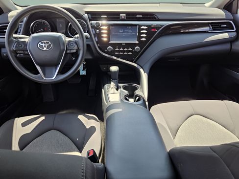 Used 2020 Toyota Camry LE FWD image 12