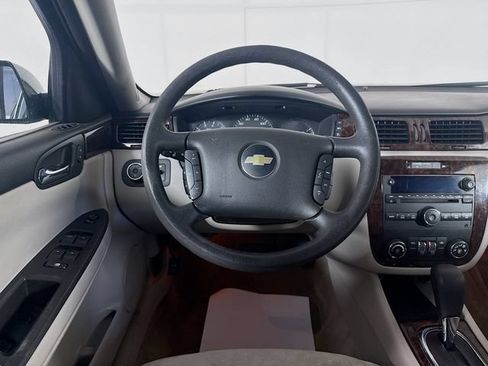 Used 2015 Chevrolet Impala LT w/ LT Sunroof Package FWD image 23