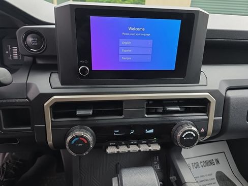 Certified 2025 Toyota Tacoma SR AWD/4WD image 22