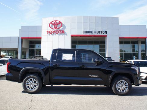 Used 2026 Toyota Tundra SR5 w/ SR5 Convenience Package AWD/4WD image 10