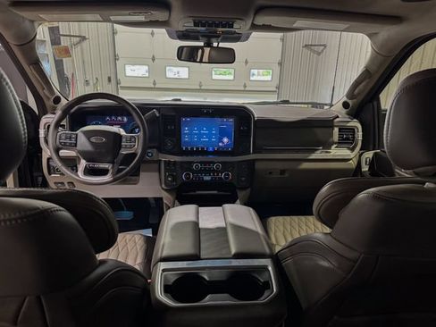 Used 2025 Ford F450 Platinum w/ Platinum Plus Package AWD/4WD image 19