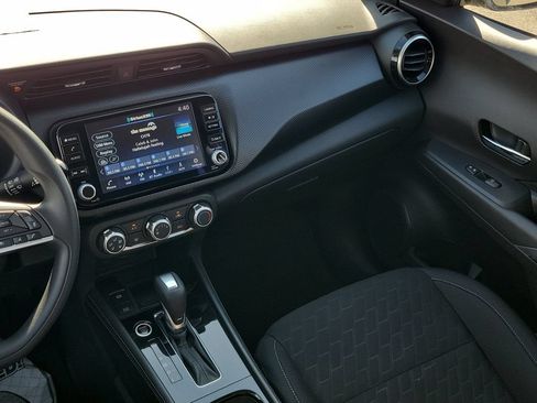 Used 2024 Nissan Kicks SV FWD image 30