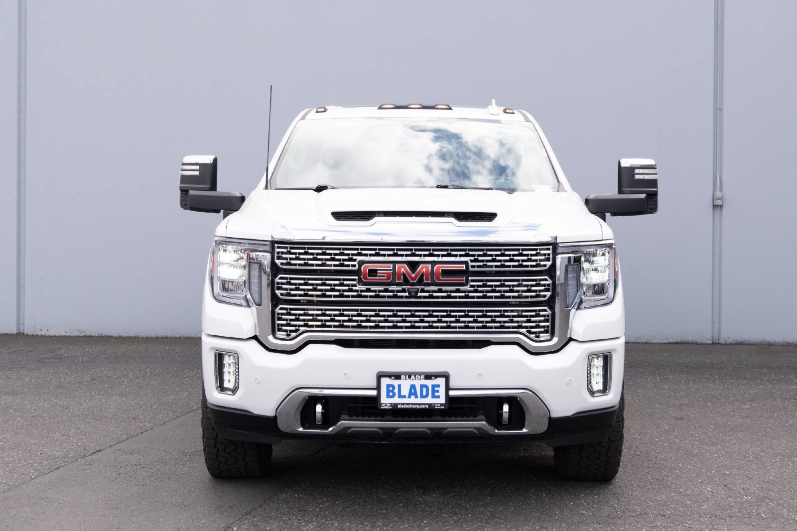 Used 2023 GMC Sierra 3500 Denali w/ Denali Ultimate Package AWD/4WD image 25