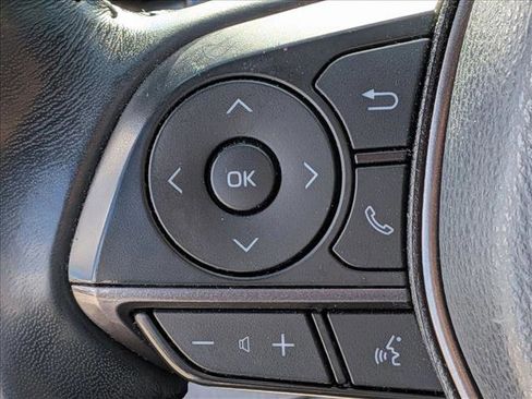 Used 2022 Toyota Camry SE FWD image 7