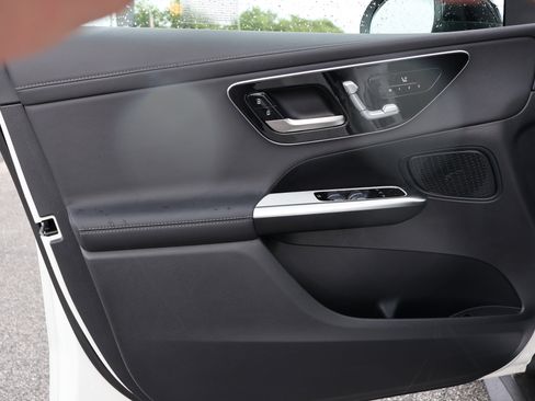 Certified 2025 Mercedes-Benz GLC 300 4MATIC image 12