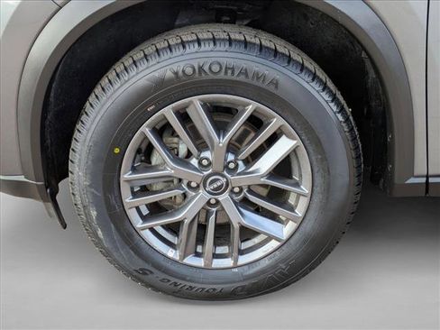 Used 2023 Nissan Rogue S image 22