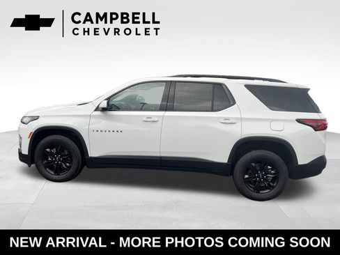 Used 2023 Chevrolet Traverse LT FWD image 2