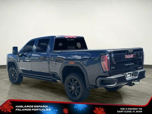 Used 2025 GMC Sierra 2500 AT4 w/ AT4 Premium Plus Package AWD/4WD image 4