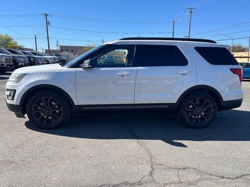 Used 2017 Ford Explorer XLT w/ Equipment Group 202A image 9