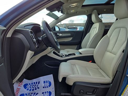 Certified 2023 Volvo XC40 B5 Plus w/ Driver Assist Package image 13