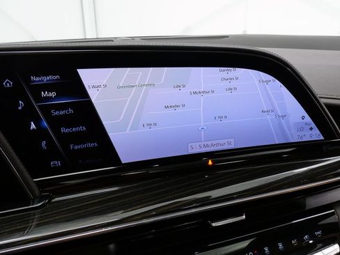 Used 2021 Cadillac Escalade Premium Luxury w/ Driver Assist Tech Package AWD/4WD image 31