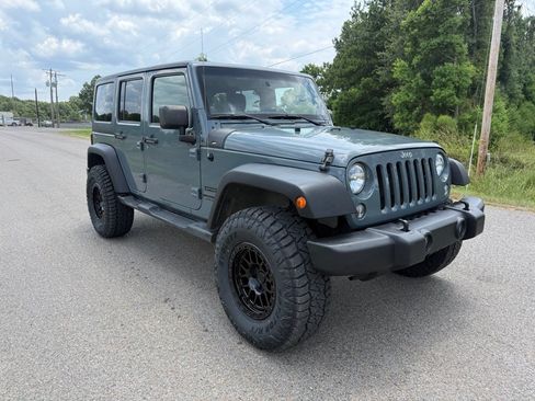 Used 2014 Jeep Wrangler Unlimited Sport w/ Quick Order Package 24S AWD/4WD image 4