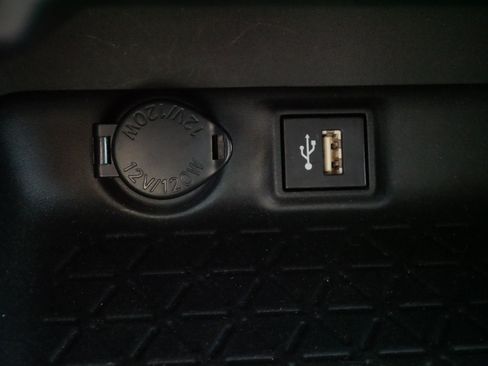 Used 2023 Toyota RAV4 AWD Hybrid image 29