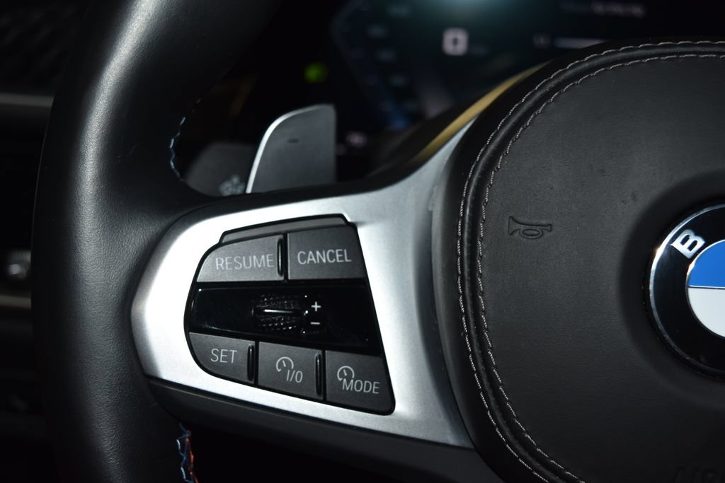 Used 2025 BMW X7 M60i AWD/4WD image 9
