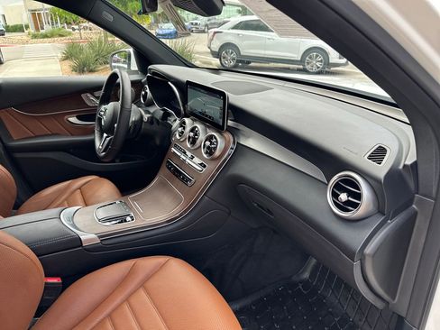 Used 2021 Mercedes-Benz GLC 300 4MATIC image 35