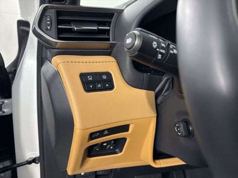 Certified 2025 Lexus LX 700h Luxury w/ Appearance Package image 17