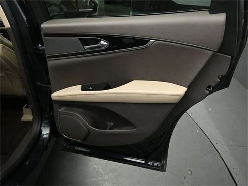 Certified 2023 Lincoln Nautilus Reserve image 26